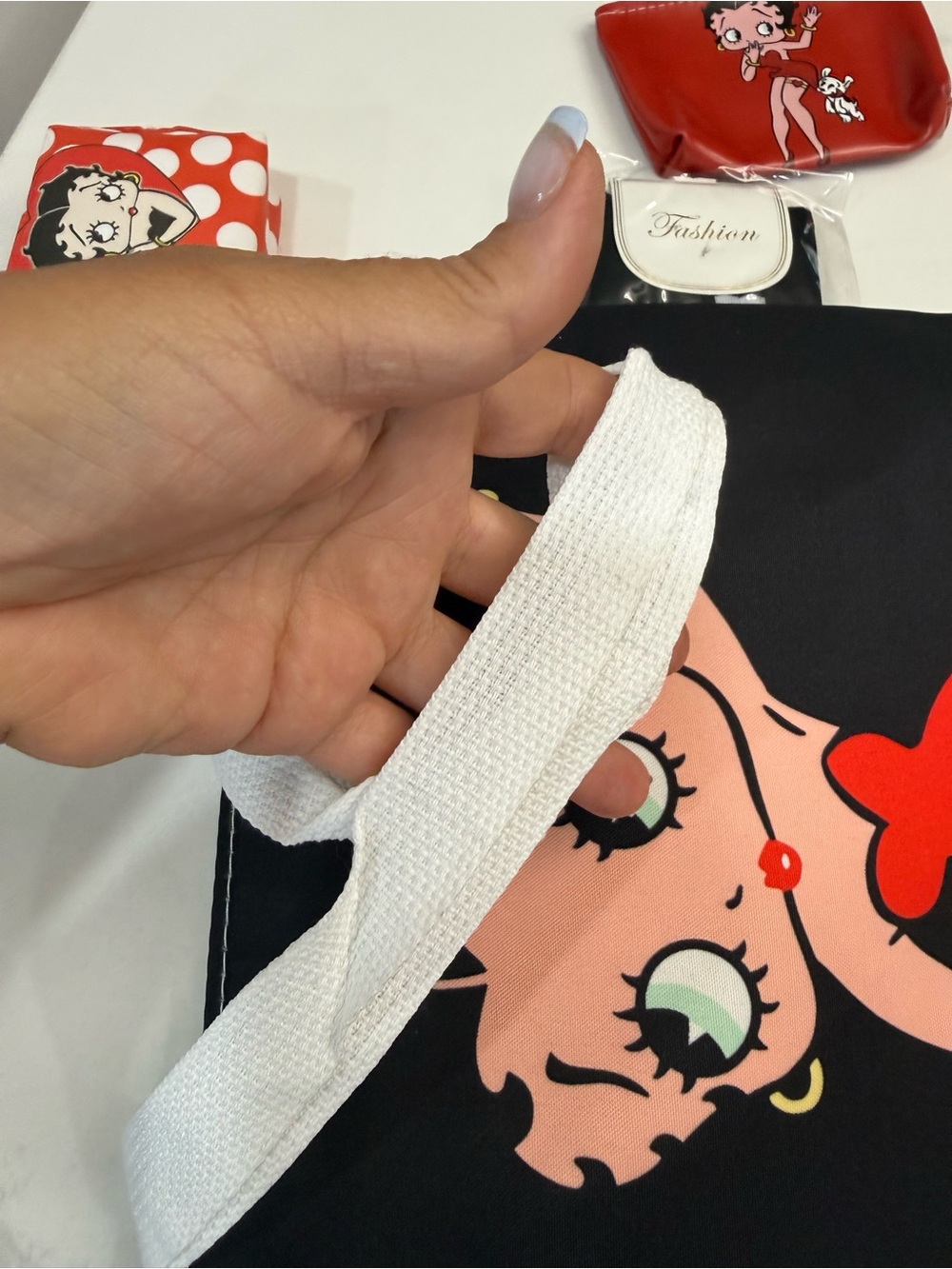 Betty Boop Black Tote with Red Character socks and 2 pouches new 12x14 - Picture 2 of 5